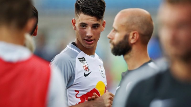 Dominik Szoboszlai cũng đã bắt đầu từ chính bóng đá Hungary
