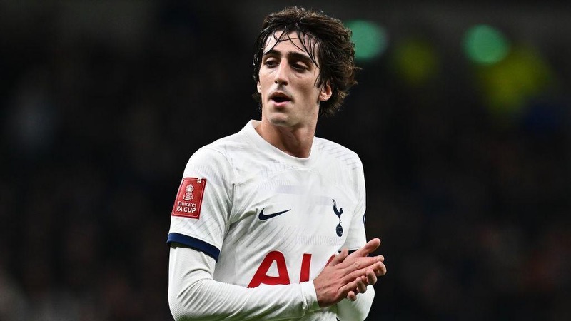 Thế nhưng việc đến với Tottenham là một sai lầm của cầu thủ này Thế nhưng việc đến với Tottenham là một sai lầm của cầu thủ này