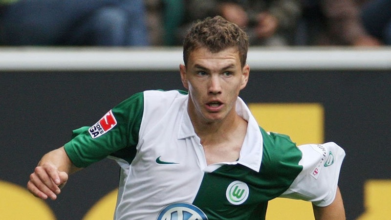 Edin Dzeko làm nên tên tuổi của mình tại bóng đá Đức Edin Dzeko làm nên tên tuổi của mình tại bóng đá Đức