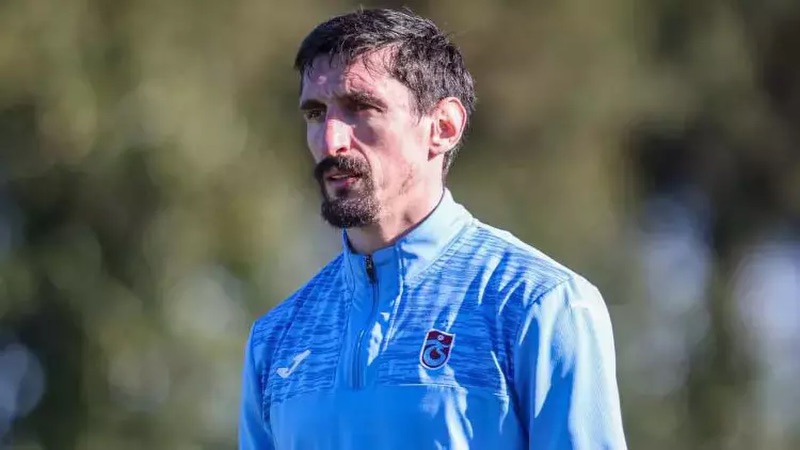 Stefan Savic - Gã trung vệ ồn ào và luôn bị ghét