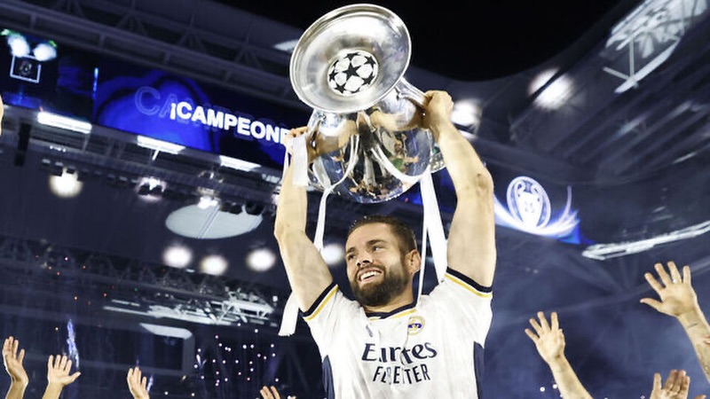 Đúng nghĩa Nacho Fernandez trở thành huyền thoại danh dự Đúng nghĩa Nacho Fernandez trở thành huyền thoại danh dự